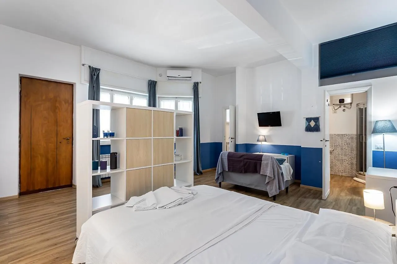 True Blue Casa Vacanze Rom 0*,  Italien